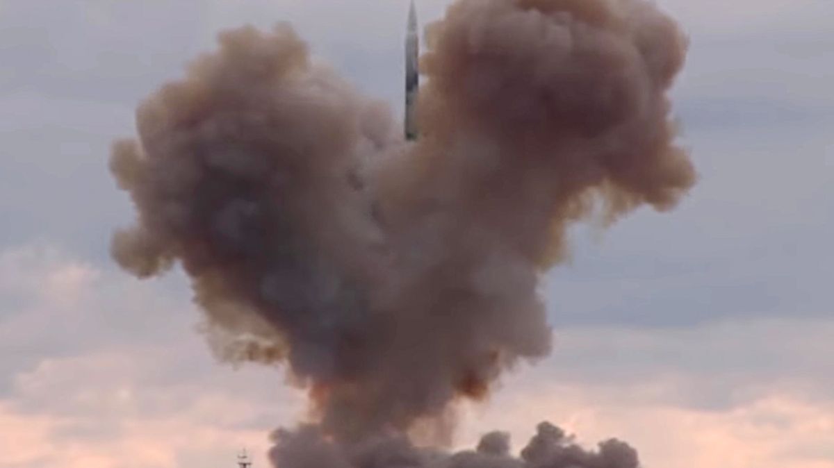 Ruská armáda má nové rakety. Jsme sami v první třídě, pochvaluje si Putin